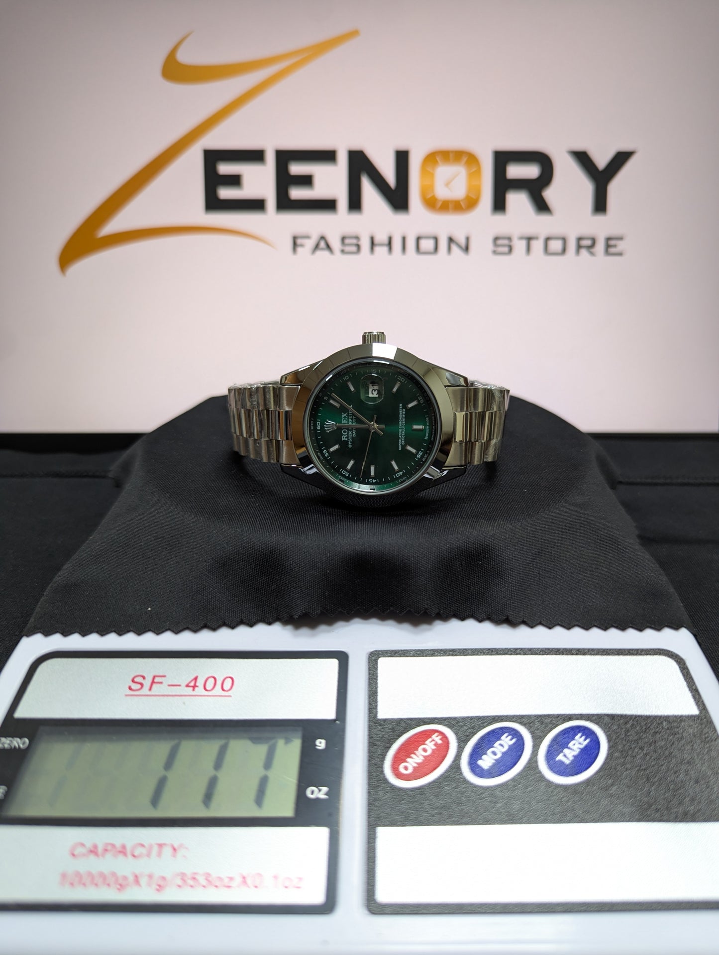 Rolex Emerald Classic Oyster Watch