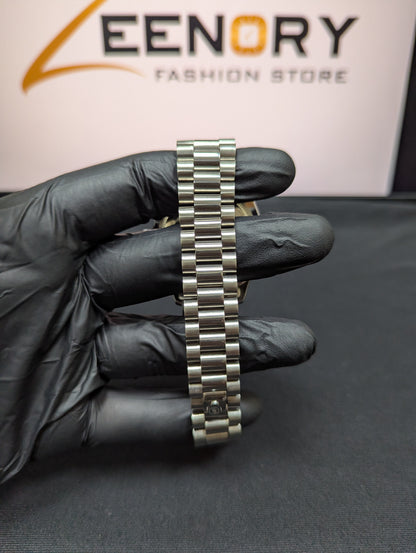 Rolex Emerald Classic Oyster Watch