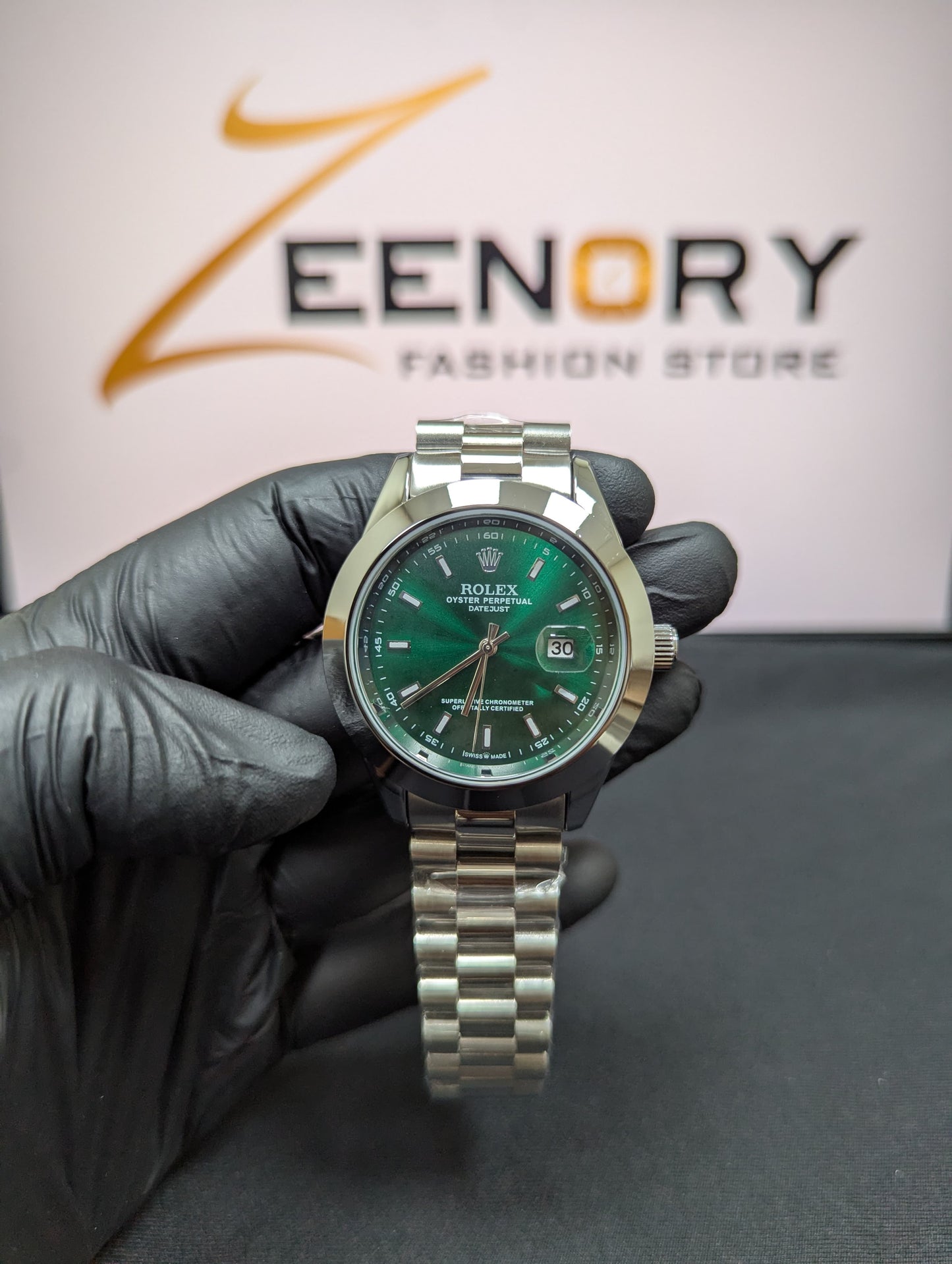 Rolex Emerald Classic Oyster Watch